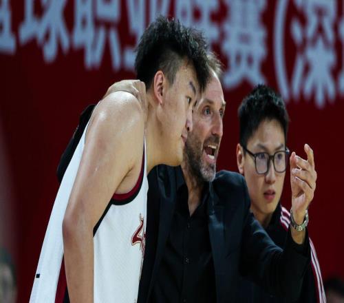 换帅如换刀!从6战5负到9战8胜,只因换了一个教练球迷:CBA奇迹