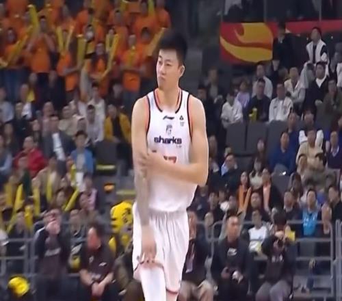 攻防俱佳+赛季新高,张镇麟22分钟砍22+3助上海40分大胜广东