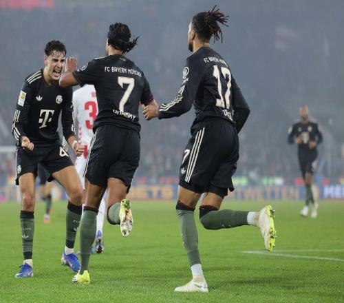 31!凯恩哑火送助攻,拜仁刷新德甲半程最佳,12连胜杀人诛心