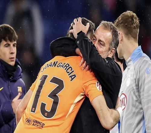 为何首发霍安加西亚弗里克:霍安是头号门将,因此他首发