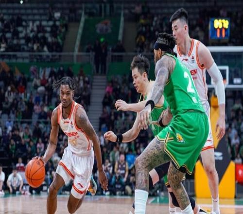 CBA第一黑马杀红眼！双杀辽篮后连斩4大冠军队：他们要一黑到底