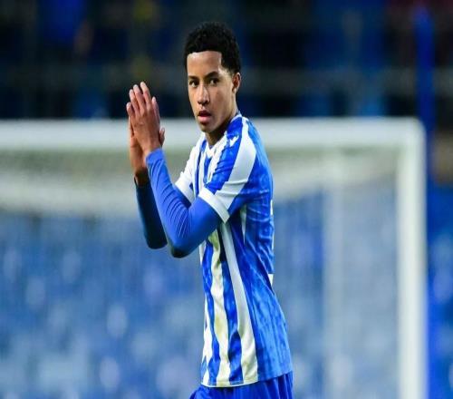 跟队：曼联已经开出报价求购谢周三17岁左后卫阿拉奥