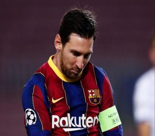 梅西是欧冠进球赛季数历史第一人!连续18年!跟本泽马并列!