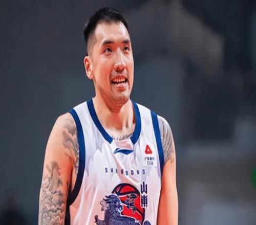 山东半场压制辽宁！双方互铁，陶汉林+2外齐发挥，辽宁仅靠三外援