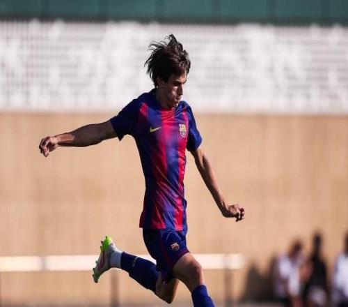 世体:科莫已报价巴萨后卫昆卡,报价包含25%的二转分成条款