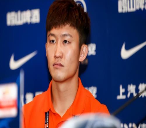 武汉三镇右后卫位置需要补强,球迷建议引进鲁能王彤,值得期待