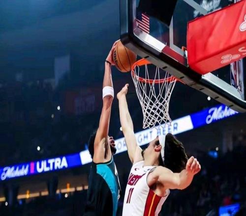 谢登夏普27分7板3助开拓者127110热火迎4连胜