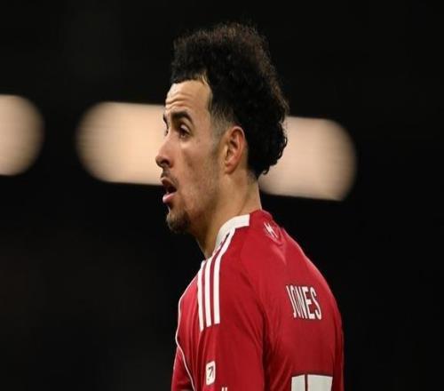 邮报:热刺有意引入柯蒂斯琼斯,但尚未与利物浦接触