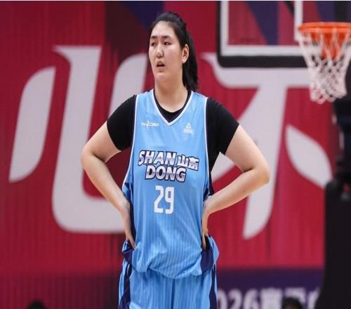 大争议!张子宇3中3仅5分钟被弃用卡特44+9+7逆转山东女篮