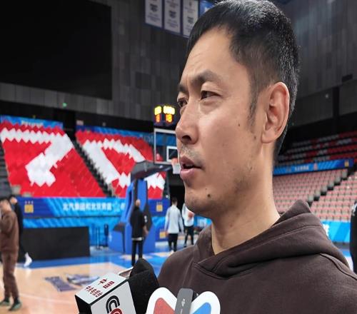 北控备战德比!沈梓捷跟队但缺席,肘子捏脸赵睿,张庆鹏重提学习