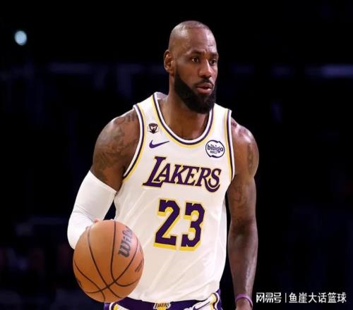 NBA最新排名出炉!湖人逃过一劫,东部第二大爆冷,裁判坑苦76人