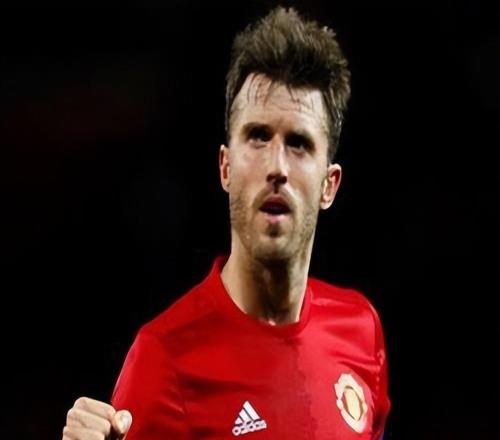 该改改了:对自己人加倍“不客气”,曼联名宿已成糟糕成绩导火索