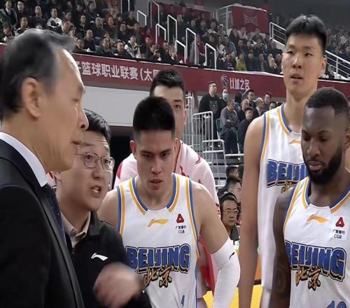 北京男篮1分险胜山西,雷蒙15+6陈盈骏14+4+6,刘传兴16+5