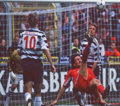 能带队力压拜仁问鼎德甲,却不受德国队重用,老炮生不逢时