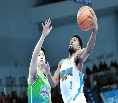 CBA第一争冠热门被打崩溃近10战输了6场：这状态怎血拼广厦广东