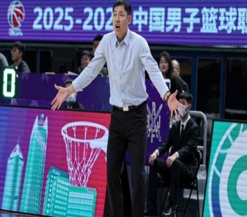 北控男篮VS青岛！张庆鹏冲击3连胜，邹雨宸爆发，央视直播