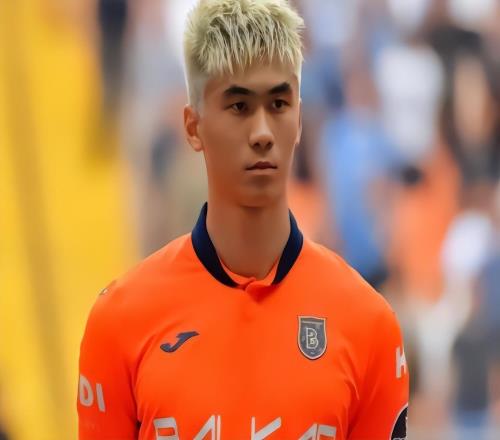 重庆铜梁龙本赛季迎来后防新核心，曾是国安踢过主力，已官宣加盟