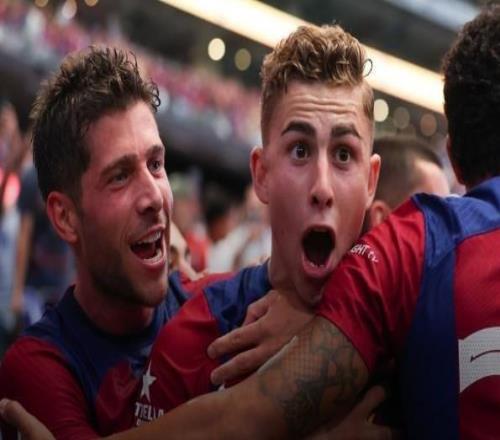 记者:费尔明最初只是偶然参与巴萨一线队训练,哈维提拔了他