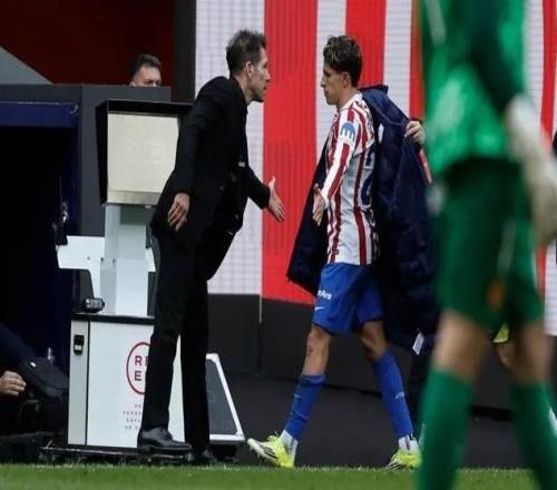 马卡:格子和小西蒙尼缺席,西蒙尼将带领18名球员挑战莱万特