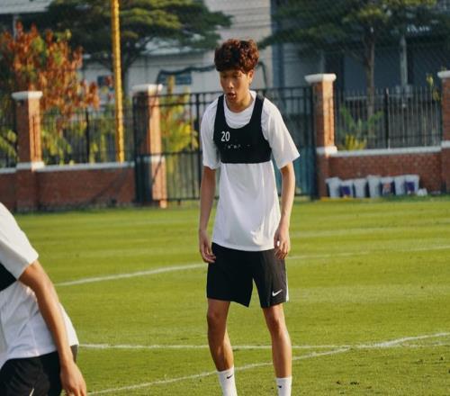 铜梁龙老弱病残!囤一堆小将仅韦所为来之即战,签36岁中卫埋隐患