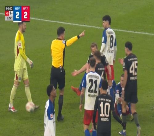 德媒报道拜仁在更衣室门口质疑裁判凯恩直言这是我见过的最差裁判_德甲直播