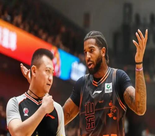 末节绝地翻盘!山东男篮8380胜广州,四人上双,鲍威尔状态低迷