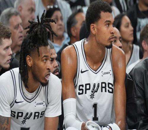 由于暴风雪,马刺队被困在夏洛特,与魔术队的比赛将再次延期