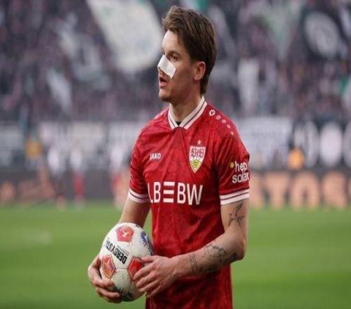 踢球者:多特正在关注斯图加特的荷兰中卫亨德里克斯