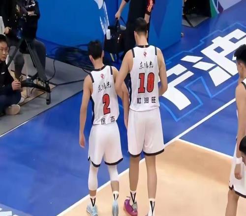 广东队惨败宁波,再收两大坏消息,杜锋无能无力,冠军要没戏了