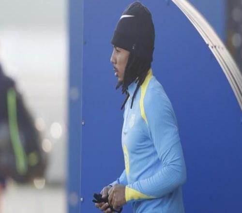 世体：孔德今天正常参加了巴萨的训练，拉菲尼亚缺席