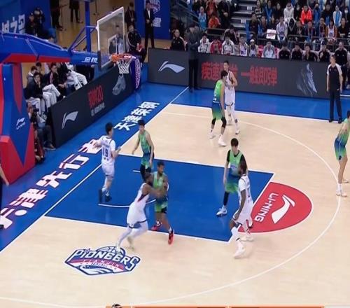 半场战报山东男篮36：58落后天津，球队无人得分上双