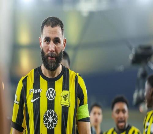 记者:本泽马并不想重返欧洲,他几天前刚拒绝了尤文图斯