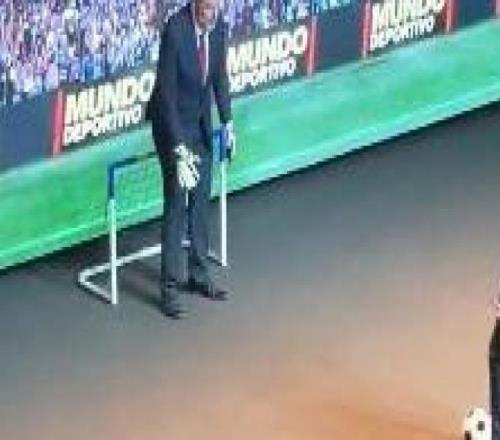 霍安加西亚:巴萨在各条战线都有竞争力,对本赛季感到乐观