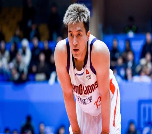 郭艾伦25+6赛季新高!广州负青岛4连败徐昕14+12段昂君24分