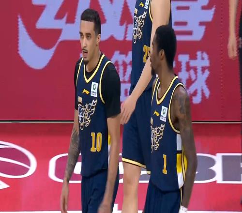 白边统治内线！2战上海输50分！广东揪最大战犯，一打强队就歇菜