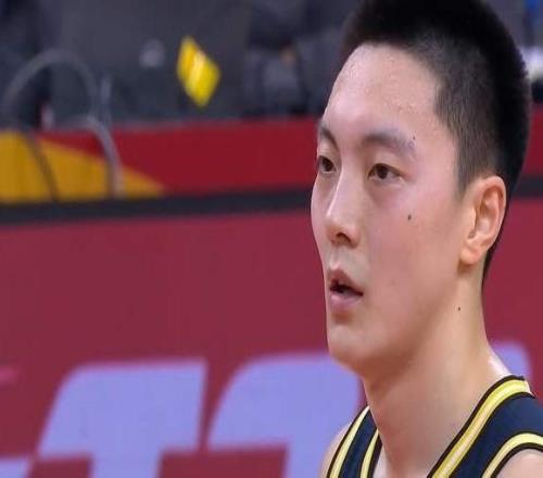 央视直播!今晚735,粤沪焦点大战,杜锋要复仇,胡明轩支棱起来