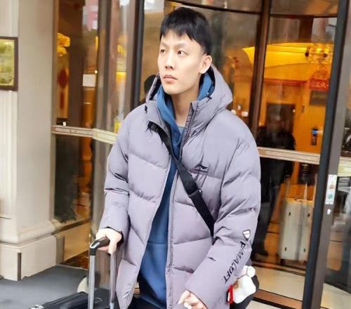 徐杰伤缺广东劣势太大!2大克星+4条件对上海有利,杜锋仍有后手