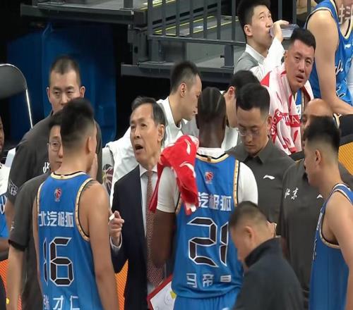 北京男篮8分力克福建，赵睿14+3曾凡博15+5，邹阳13分！