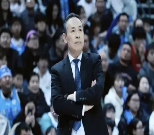 许利民:休赛期要把第一阶段的问题解决,技战术也要继续优化