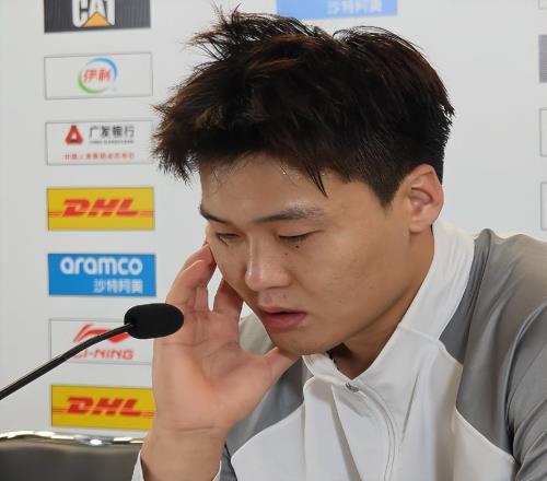 5消息！广厦输球仍锁定榜首，京媒替赵睿洗白，全明星阵容惹争议