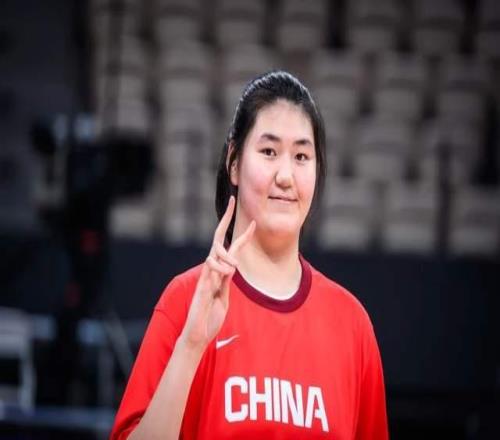 山东双子星重返国家队,女篮热身有了主心骨,宫鲁鸣还得靠自己人