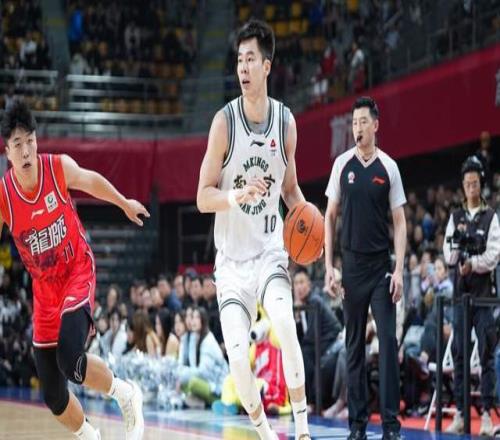 本赛季常规赛第一阶段即将打完!这五名本土球员的实力堪比外援