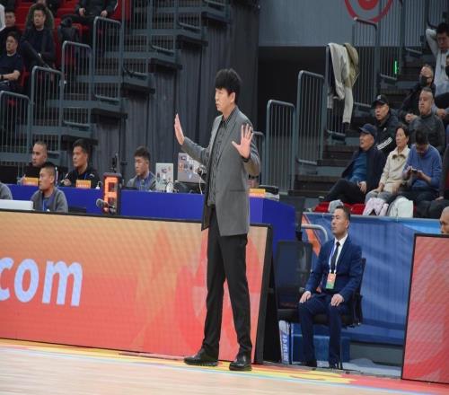 团队凝心，低开高走！高速男篮惜败天津，收官常规赛第一阶段