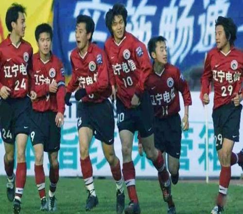 铁人上演凯泽神话务实点进前八！大连躲过魔咒争冠就是个笑话