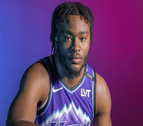 NBA历史最年轻纪录！科利尔狂轰17+22助攻爵士7人上双灭步行者