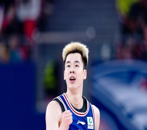 轰31+10+6仍无缘国家队！郭昊文疑似正面回应他的出路在哪儿