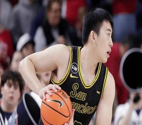 男篮集训锋线引担忧！没一个有持球能力，没王俊杰还是不行！