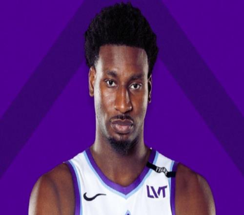 4换7大交易达成！没想到，他比莫兰特先离队！