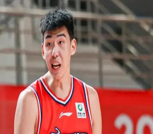 合砍39分!郭艾伦徐昕打成广州内外支柱,配合流畅但其余球员太拉