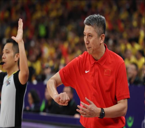 男篮将迎至暗时刻郭士强没培养出年轻人，还面临无缘世界杯风险